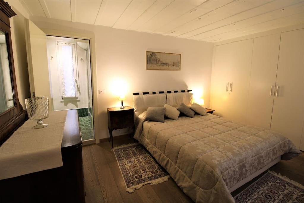 San Marco Charming Apartment With Canal View Venice Exterior photo